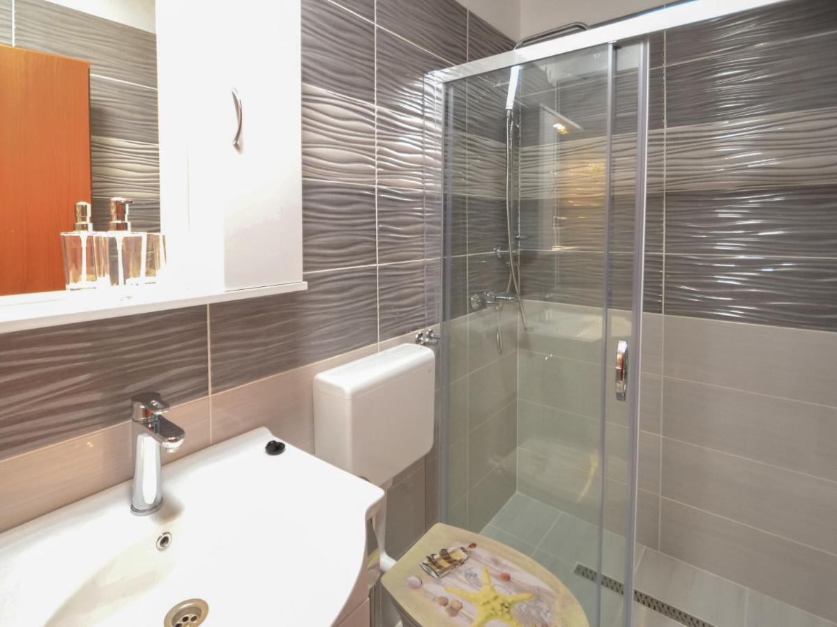 Holiday Home Frane Lisane Tinjske Dış mekan fotoğraf