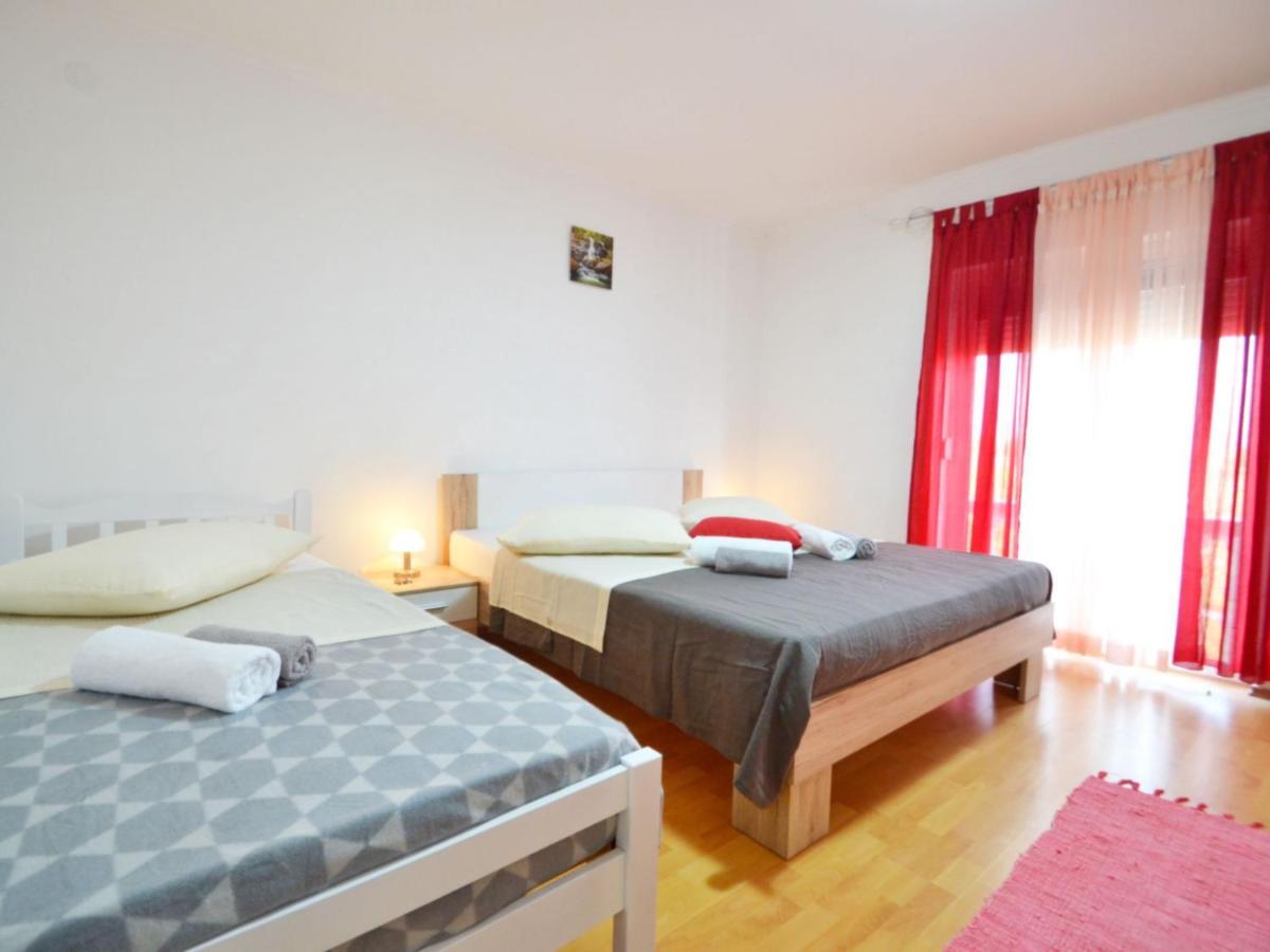 Holiday Home Frane Lisane Tinjske Dış mekan fotoğraf